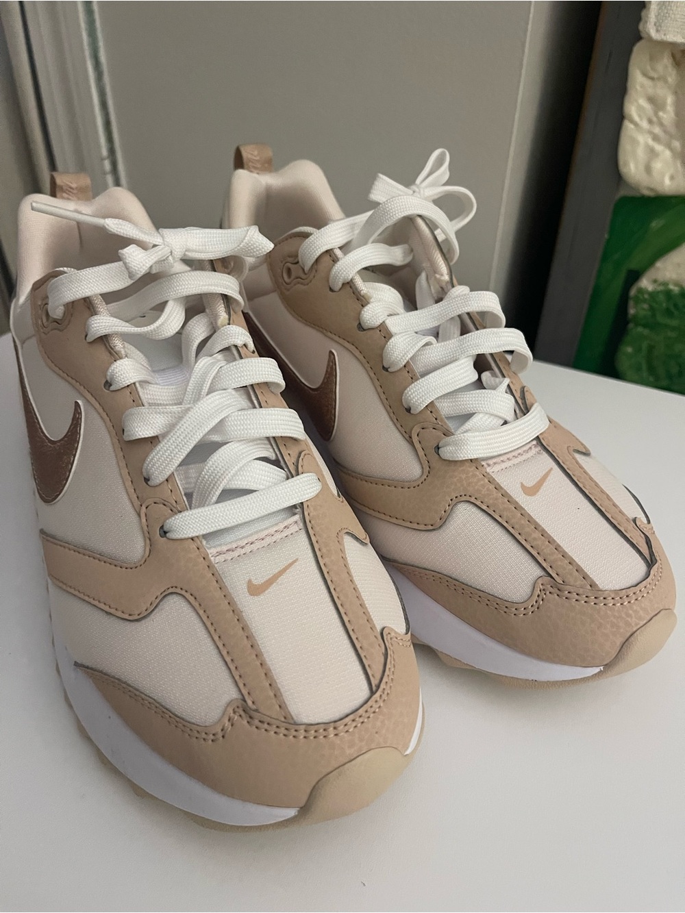 Nike Women's Cream and Metallic Bronze Low-Top Sneakers